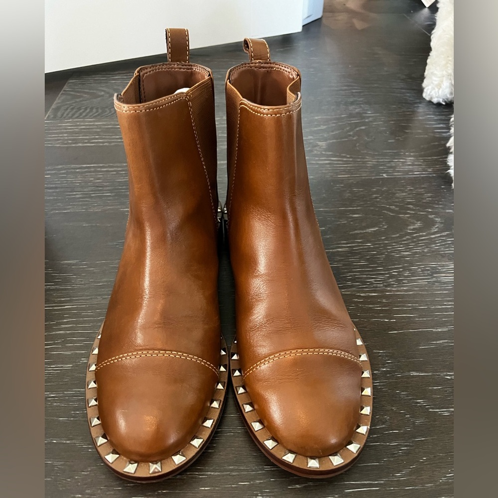 Schutz booties